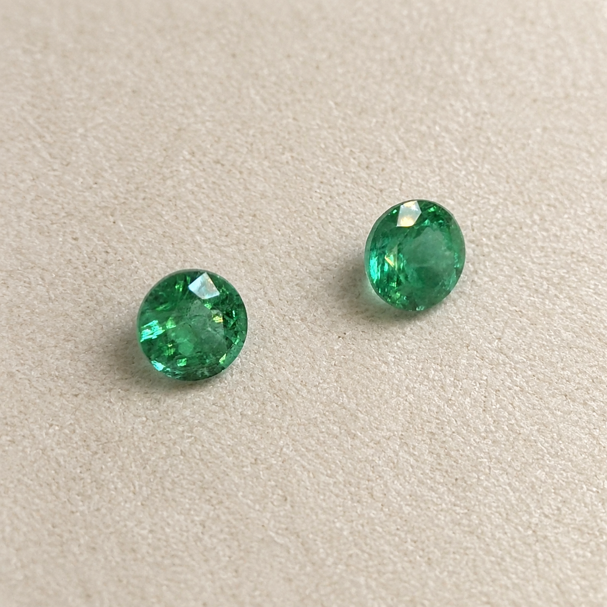 Smeraldo – Coppia taglio tondo – 0,56 ct