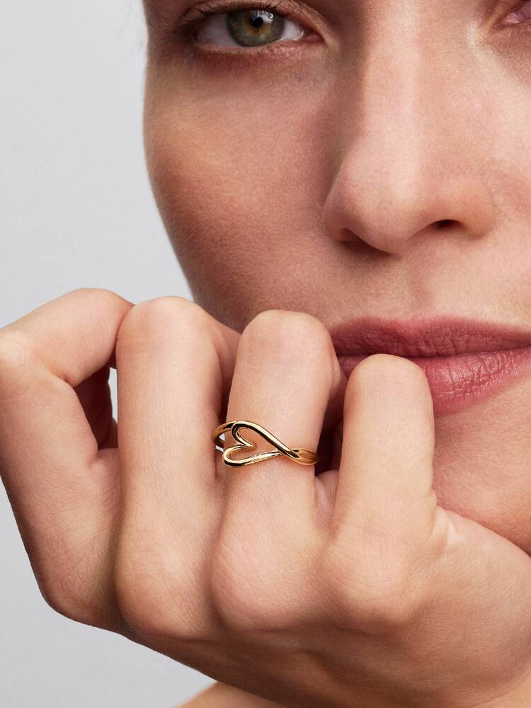 Pandora Anello Cuore Piccolo Linea Sinuosa