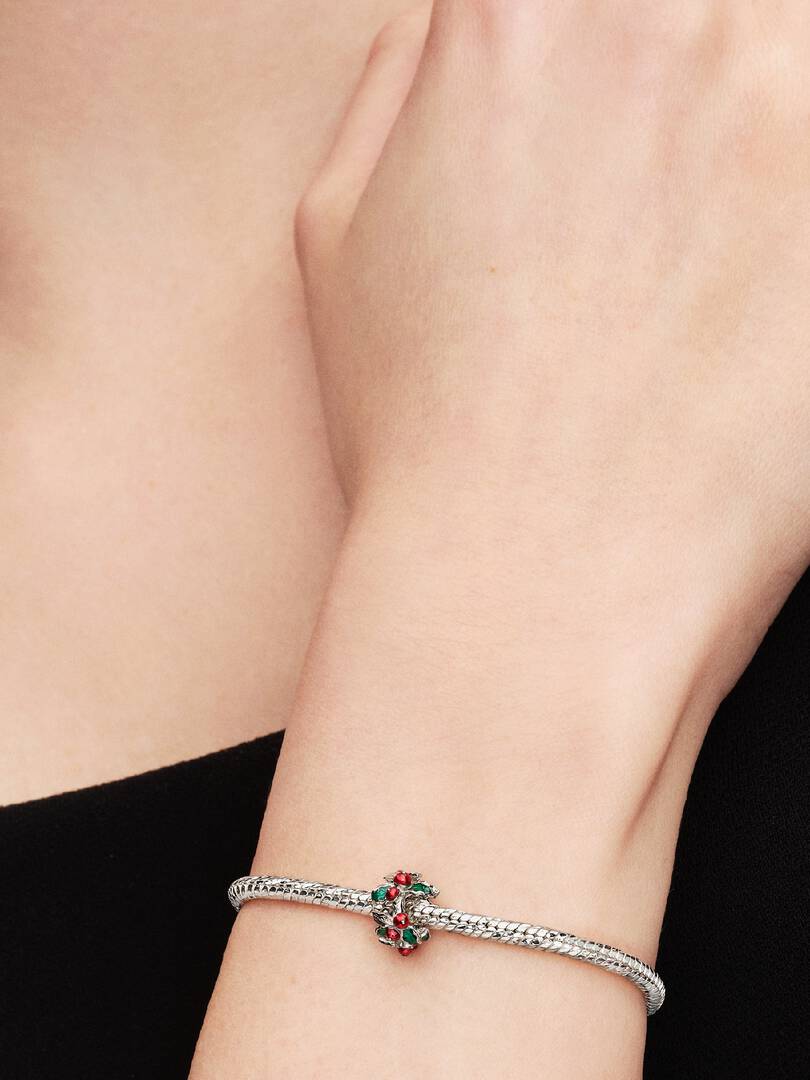 Pandora Charm Agrifoglio di Natale con finitura in platino
