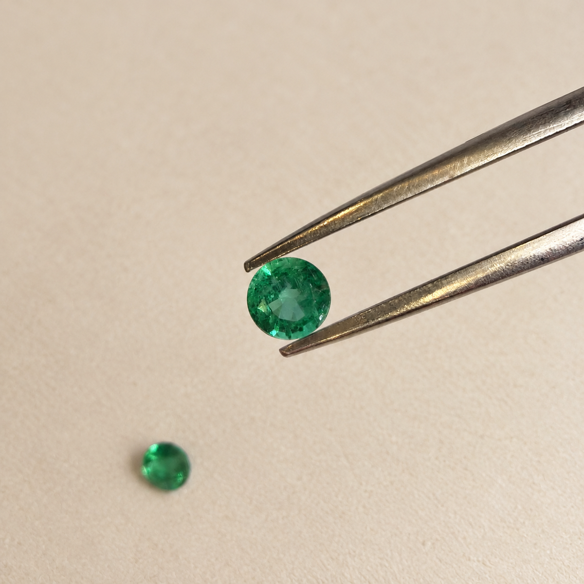 Smeraldo – Coppia taglio tondo – 0,56 ct