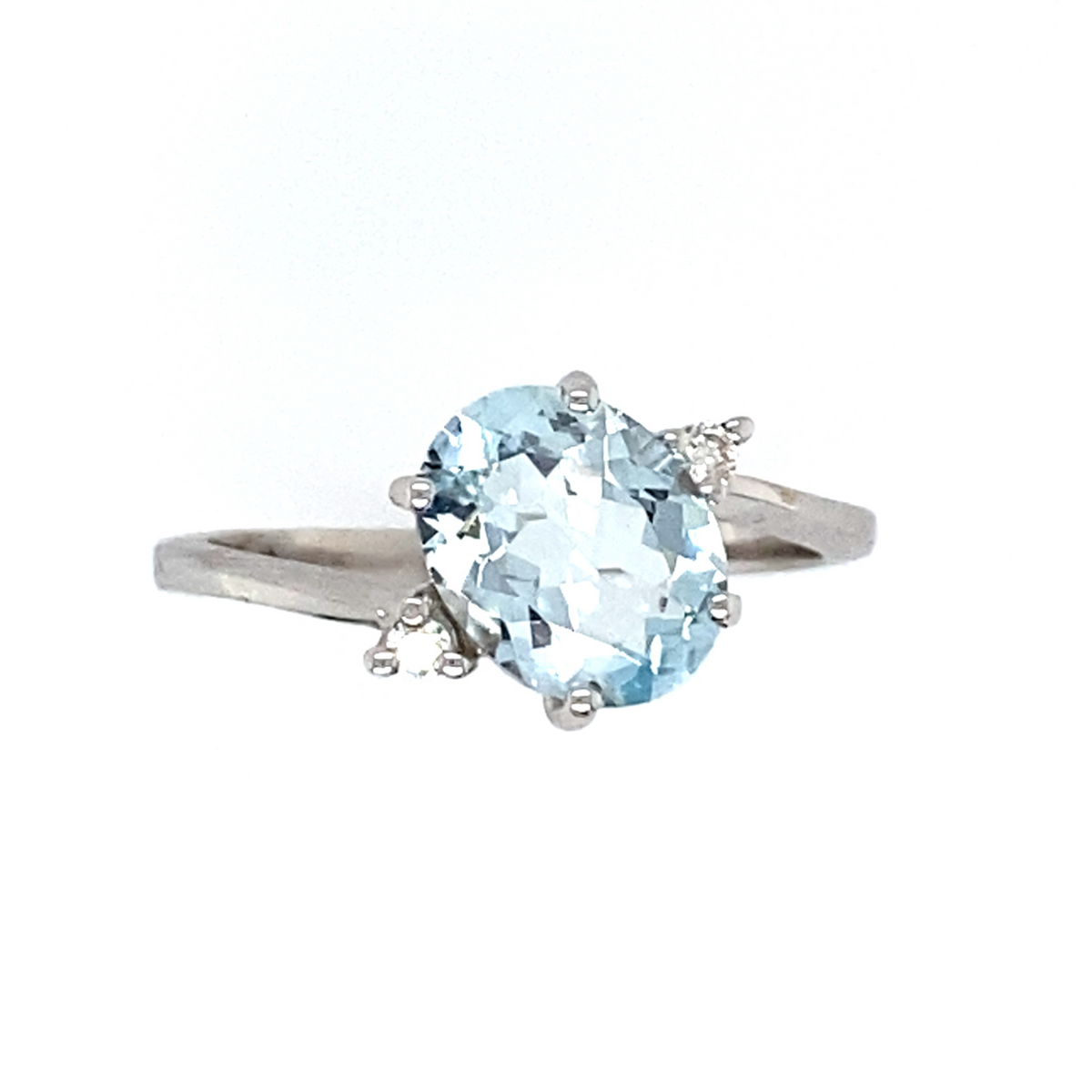 Anello con acquamarina taglio ovale e brillanti mis.2