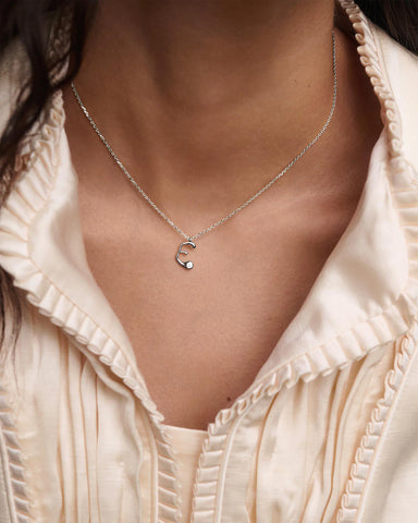 PDPAOLA - Collana con ciondolo in argento con l’iniziale E