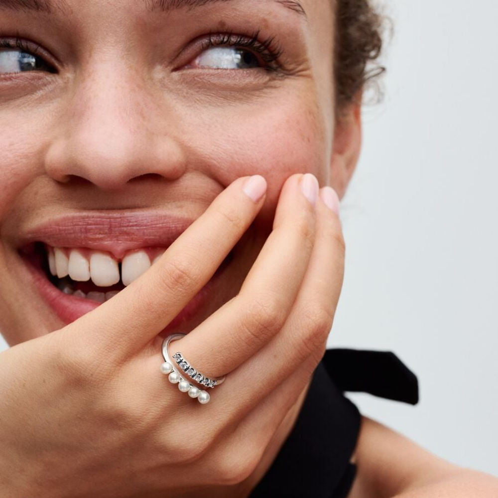 Pandora Anello Intreccio con Perle d’Acqua Dolce Coltivate e Pavè