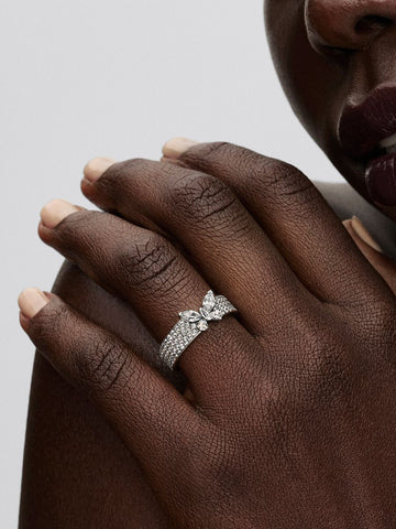 Pandora Anello Fascia Pavè con Farfalla Luminosa