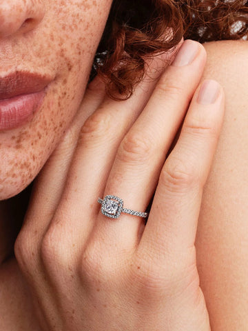 Pandora Anello Punto Luce Quadrato e Pavè