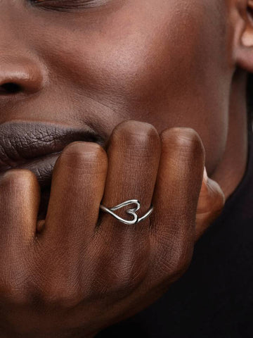 Pandora  Anello Cuore Piccolo Linea Sinuosa