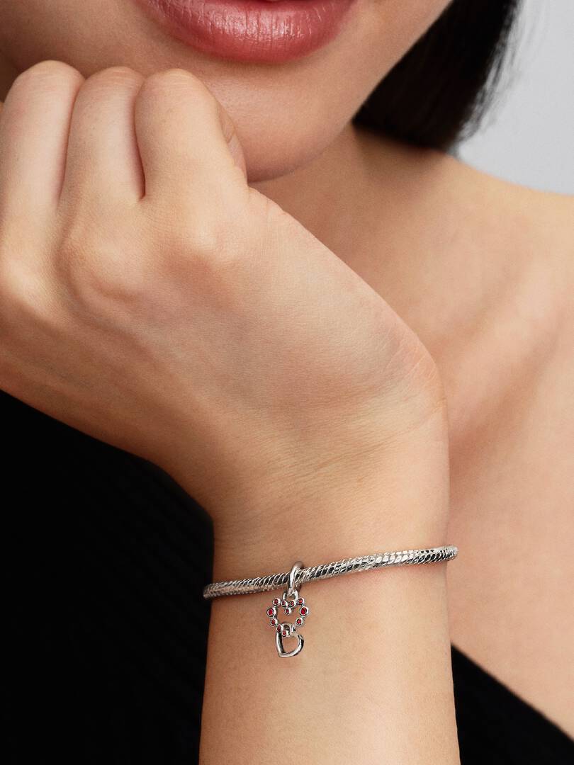 Pandora Charm Pendente Cuori Intrecciati con Cristalli Rossi