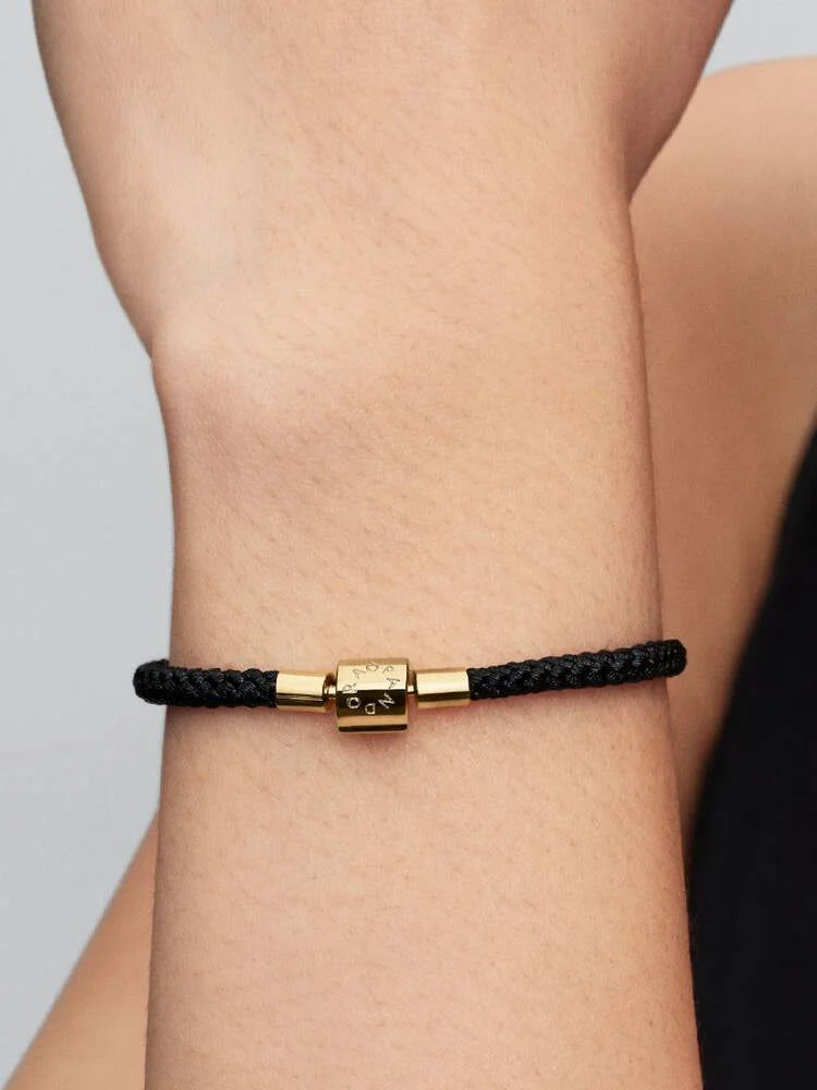 Pandora Bracciale in Corda Nera con Chiusura a Barile