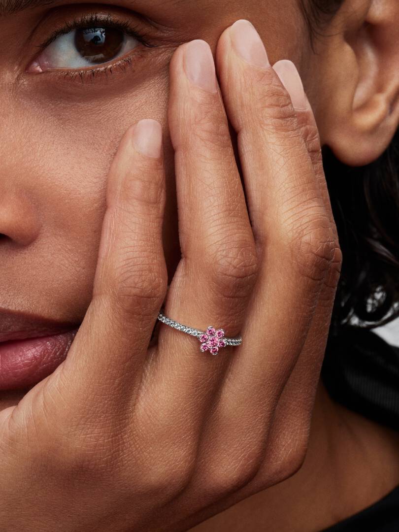 Pandora Anello Fiore Luminoso Rosa