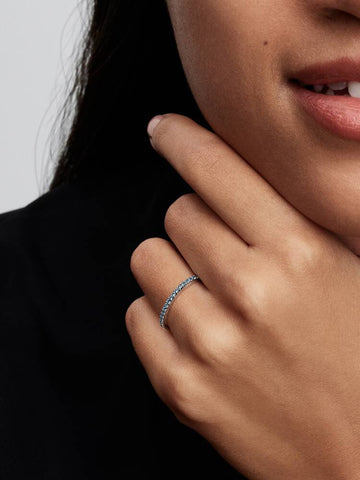 Pandora Anello Pavè Fascia Sottile Azzurro
