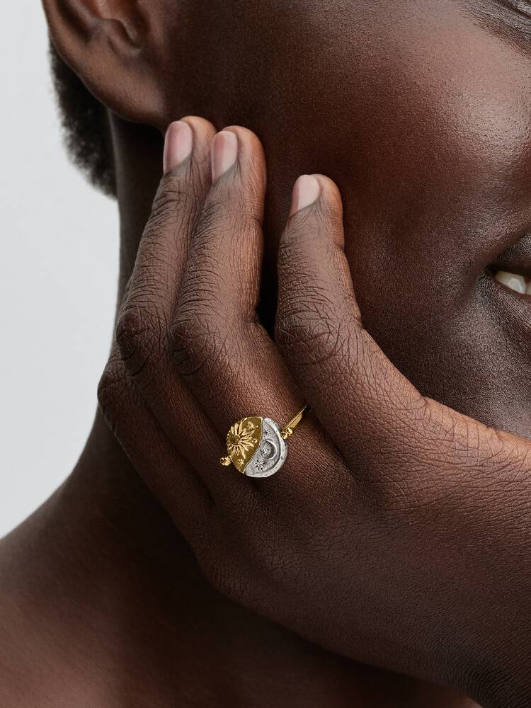 Pandora Anello Medallion Sole e Luna "Per Aspera Ad Astra" Reversibile