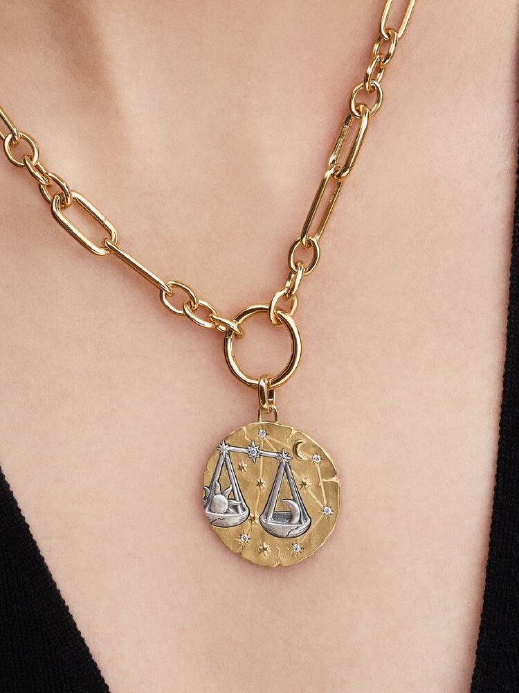 Pandora Charm Medallion XL Bilancia "Aequilibrium Animae"