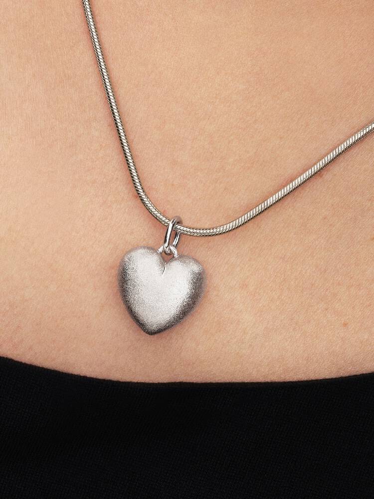 Pandora Charm Pendente Cuore Puffy effetto opaco con finitura in platino