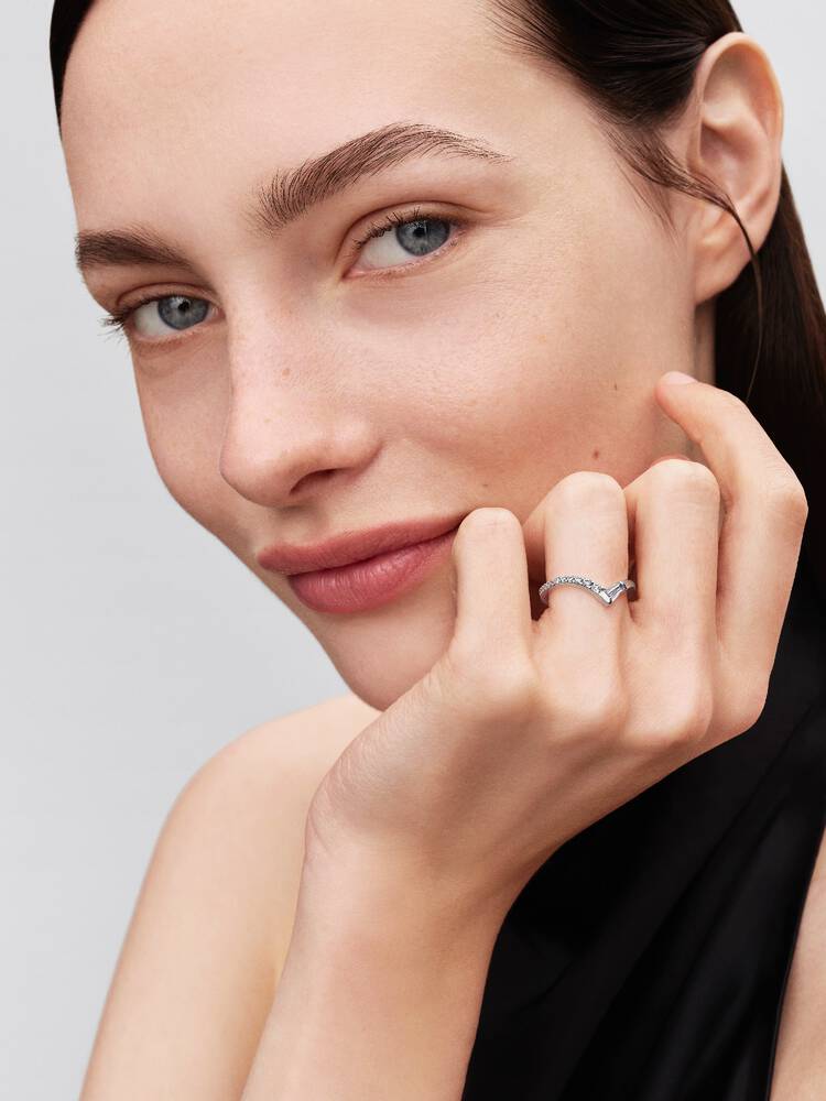 Pandora Anello Desiderio con Pietra Taglio Baguette e Pavè