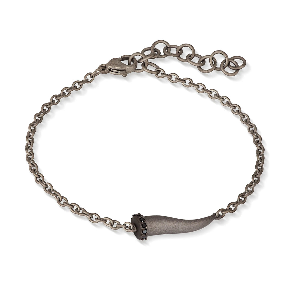 MANO-J - BRACCIALE CHARMS CON CORNETTO IN TITANIO, 5 BLACK E CATENA