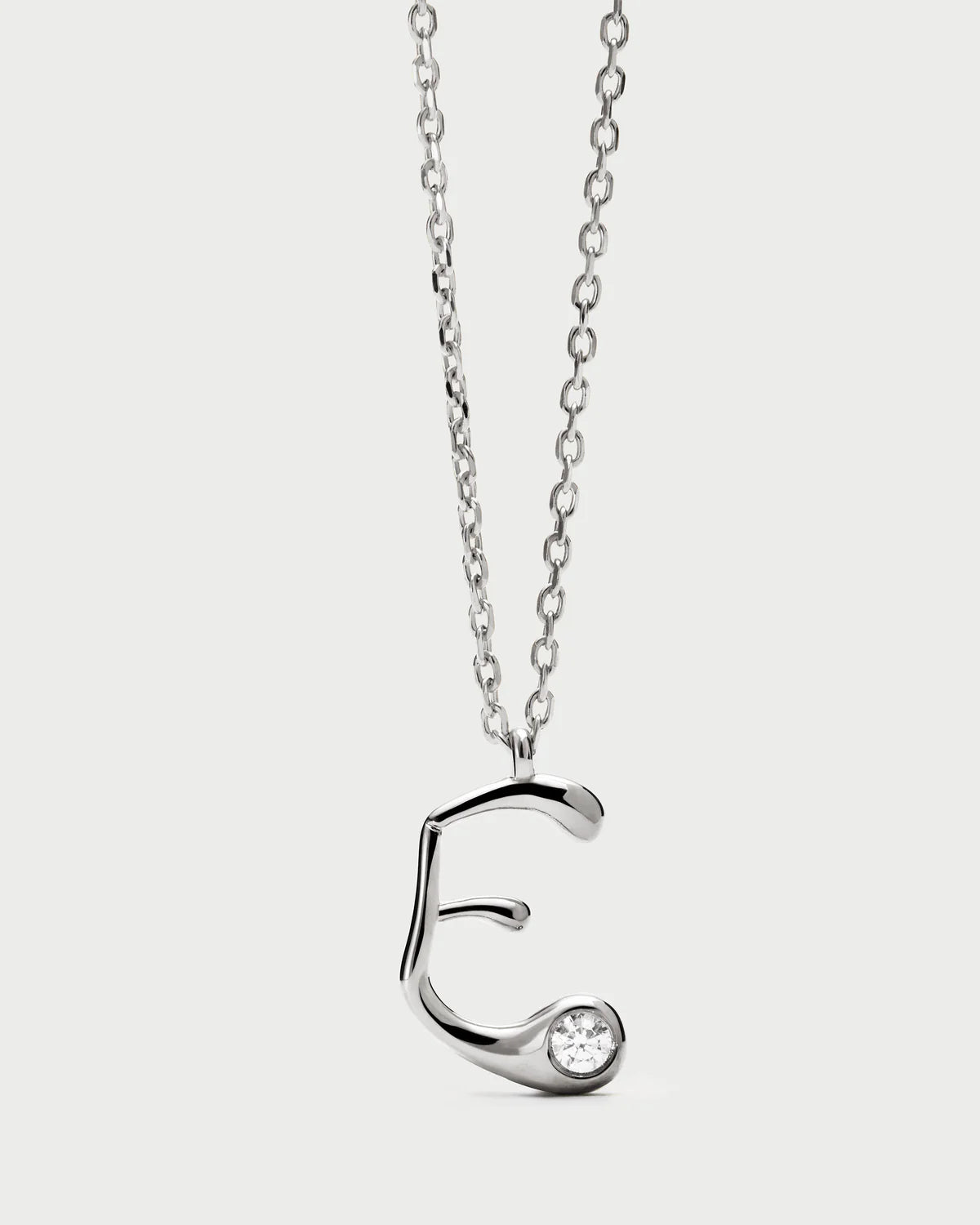 PDPAOLA - Collana con ciondolo in argento con l’iniziale E