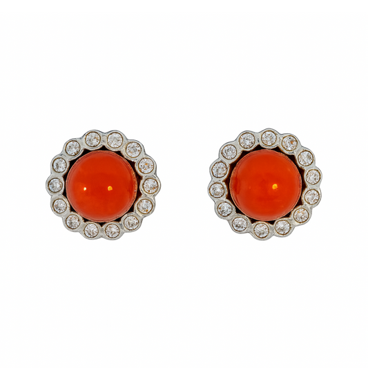 Cozzari Orecchini in corallo rosso e diamanti taglio brillante.