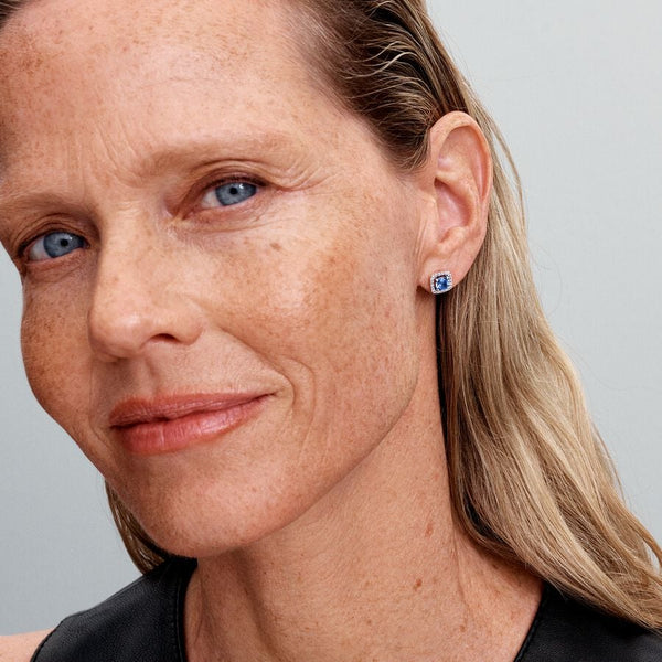 Pandora Orecchini Punto Luce Quadrato Blu