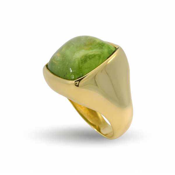 COZZARI 1946 - Anello Artigianale con Peridoto verde taglio cabochon.