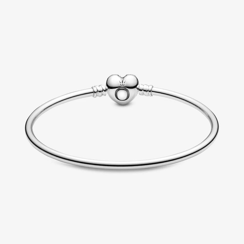 Pandora Bracciale Moments Rigido con chiusura a cuore