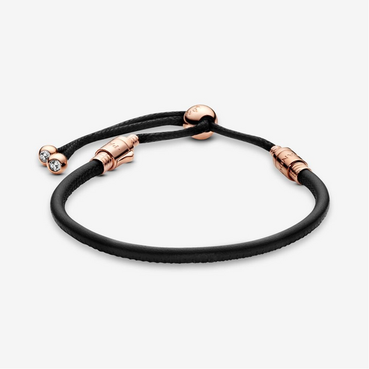 Pandora Bracciale Moments in pelle con chiusura regolabile