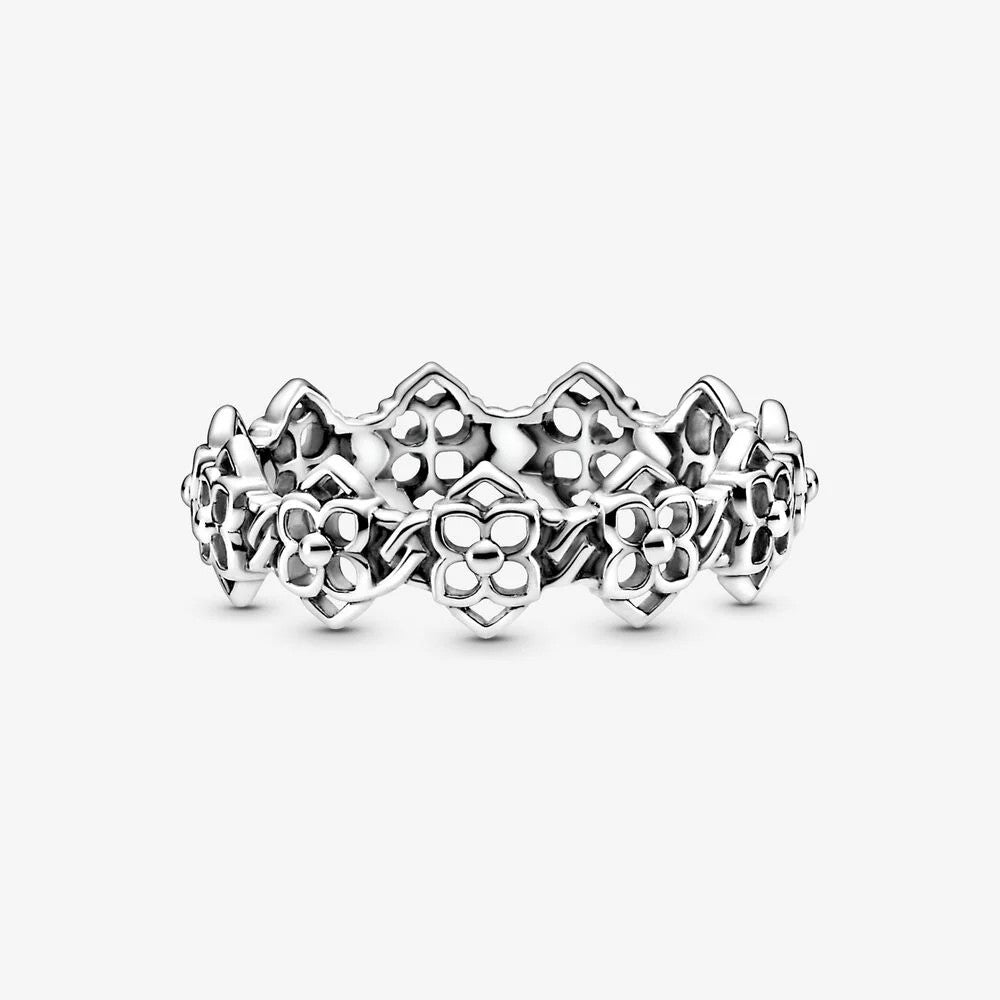Pandora Anello a fascia Petali di rosa
