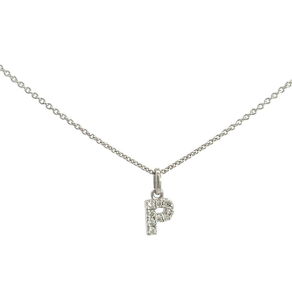 Dettaglio collana Crivelli iniziale lettera P in oro bianco e diamanti