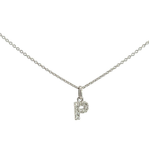 Dettaglio collana Crivelli iniziale lettera P in oro bianco e diamanti